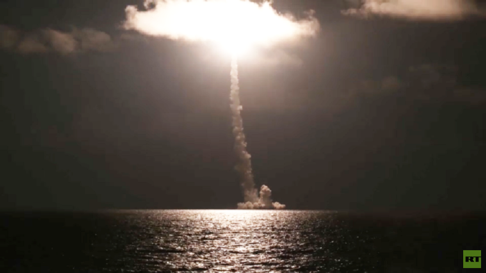 تقرير للحكومة البريطانية يتحدث عن تزايد التهديد باستخدام الأسلحة النووية