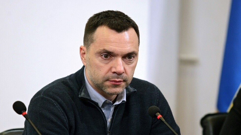 هل زل لسانه أم نطق الحقيقة؟.. مستشار رئاسي أوكراني يشير إلى المسؤول عن هجوم كروكوس الإرهابي (فيديو)