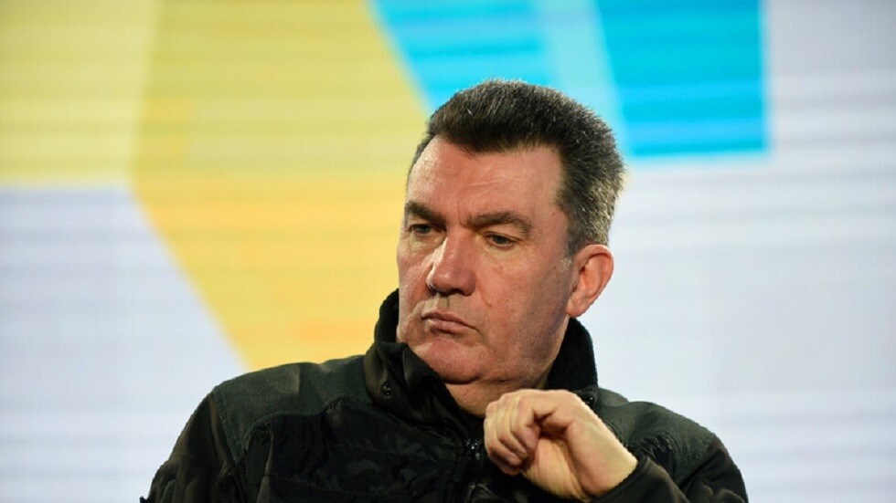 "فضيحة دبلوماسية " تتسبب في إقالة رئيس مجلس الأمن القومي والدفاع في أوكرانيا