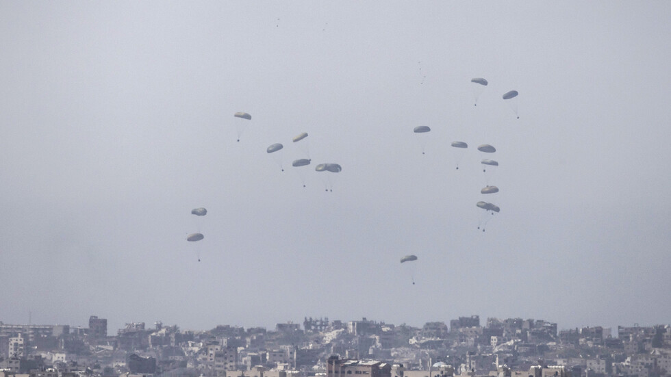 توقفوا عن رمي المساعدات جوا لأهالي غزة!