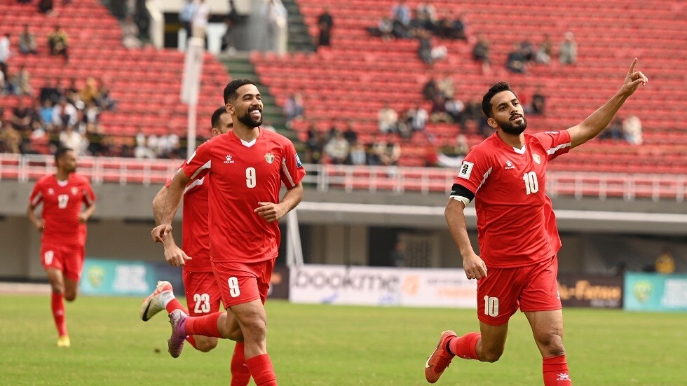 شاهد.. الأردن يمزق شباك باكستان