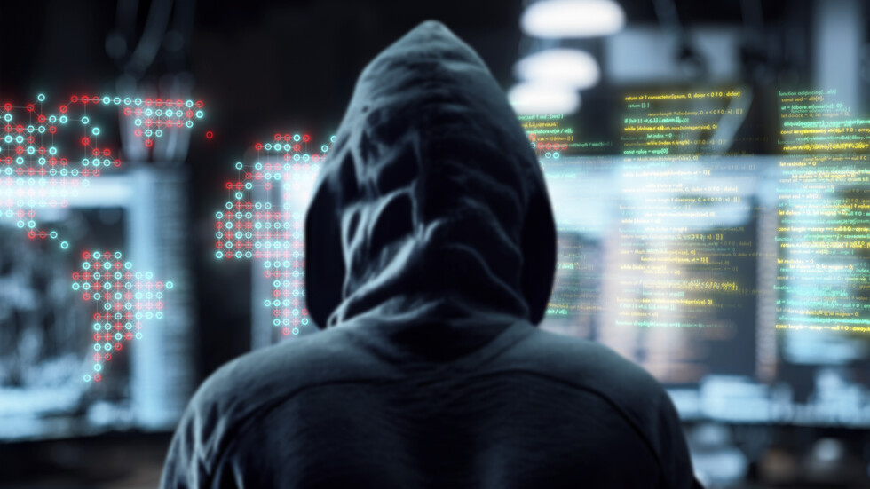 الخارجية الأمريكية ترصد 10 ملايين دولار مقابل معلومات عن "القطة السوداء"