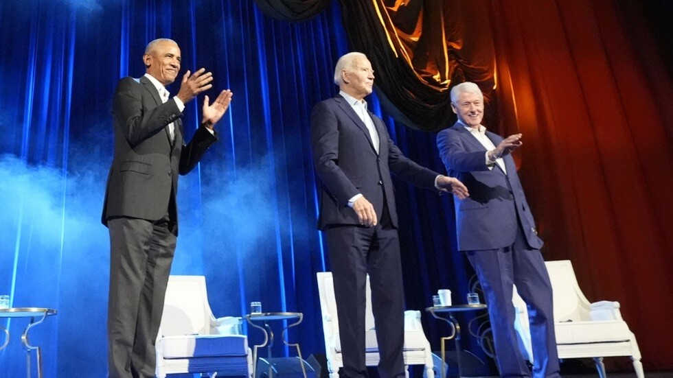 محتجون يقاطعون بايدن: