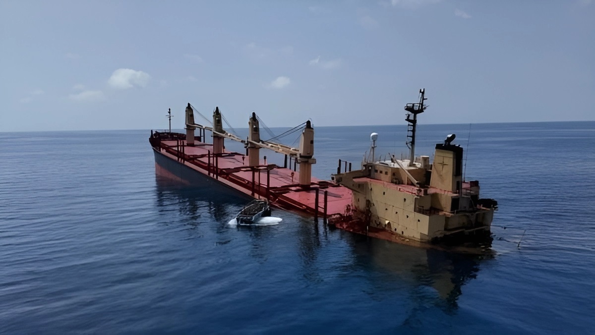 بعد غرق سفينة روبيمار.. بريطانيا تدين هجمات الحوثيين 