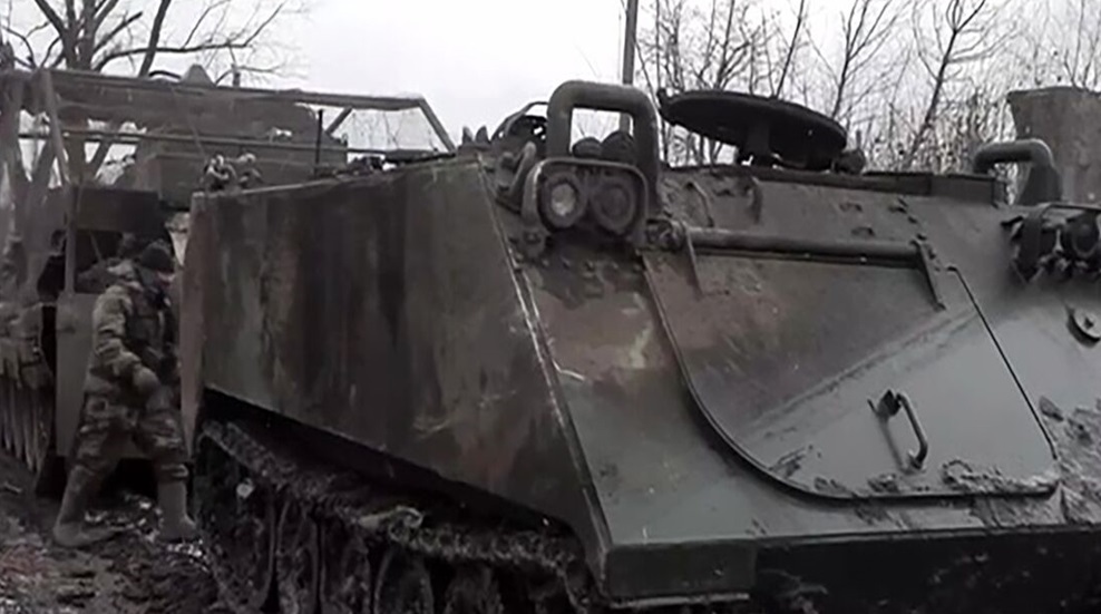 القوات الروسية تستولي على معدات أمريكية من حرب فيتنام في مدينة أفدييفكا القوات الروسية تستولي على معدات أمريكية من حرب فيتنام في مدينة أفدييفكا