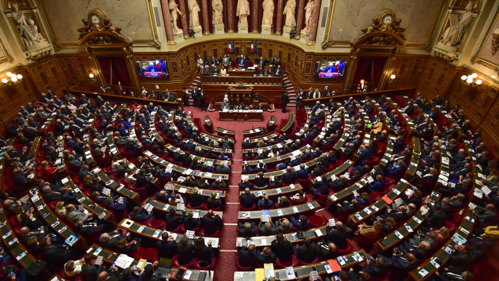 في سابقة تاريخية.. البرلمان الفرنسي يصادق على جعل الإجهاض حقا دستوريا