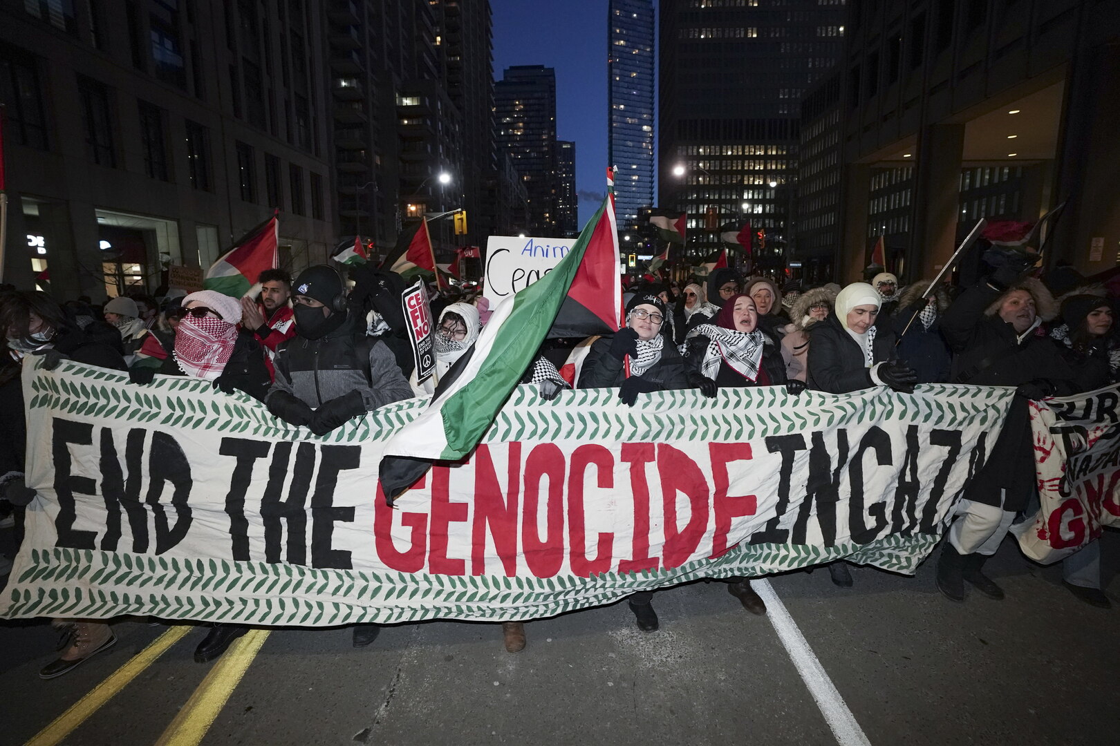 فلسطينيون كنديون يقاضون الحكومة الكندية على تسليح إسرائيل