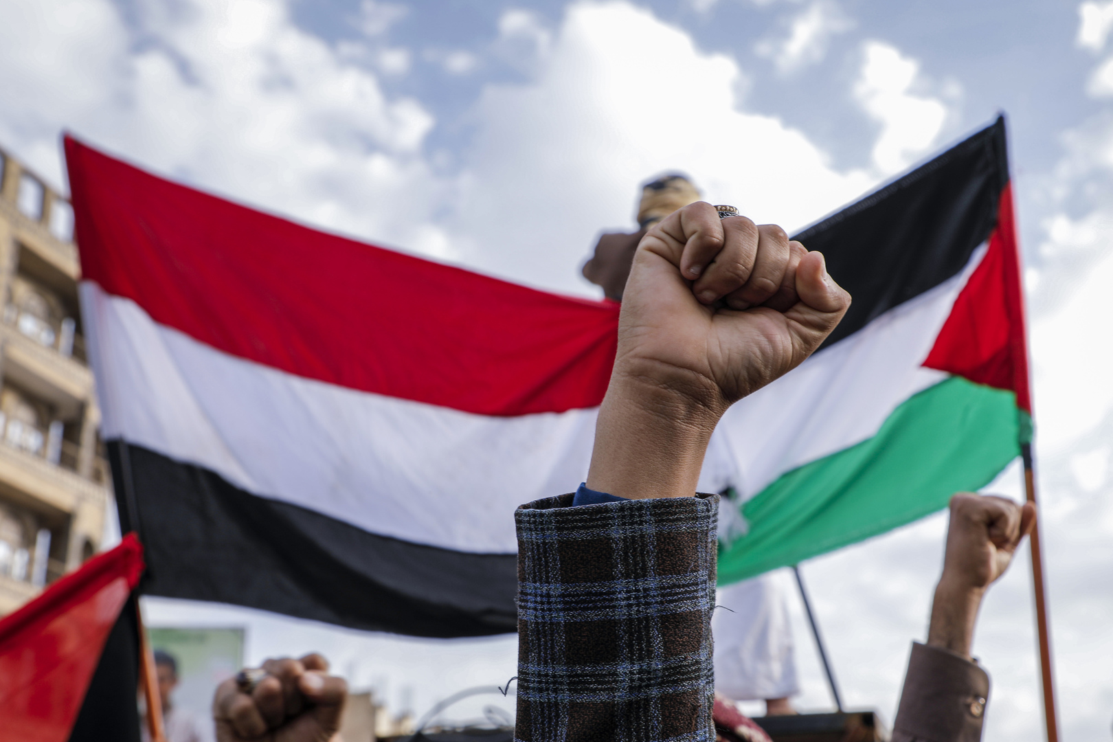 القيادة الوسطى الأمريكية: إسقاط 3 مسيرات تابعة للحوثيين واستهداف 4 صواريخ كروز