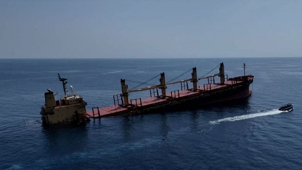 مسؤول في البنتاغون: مرساة سفينة الشحن 