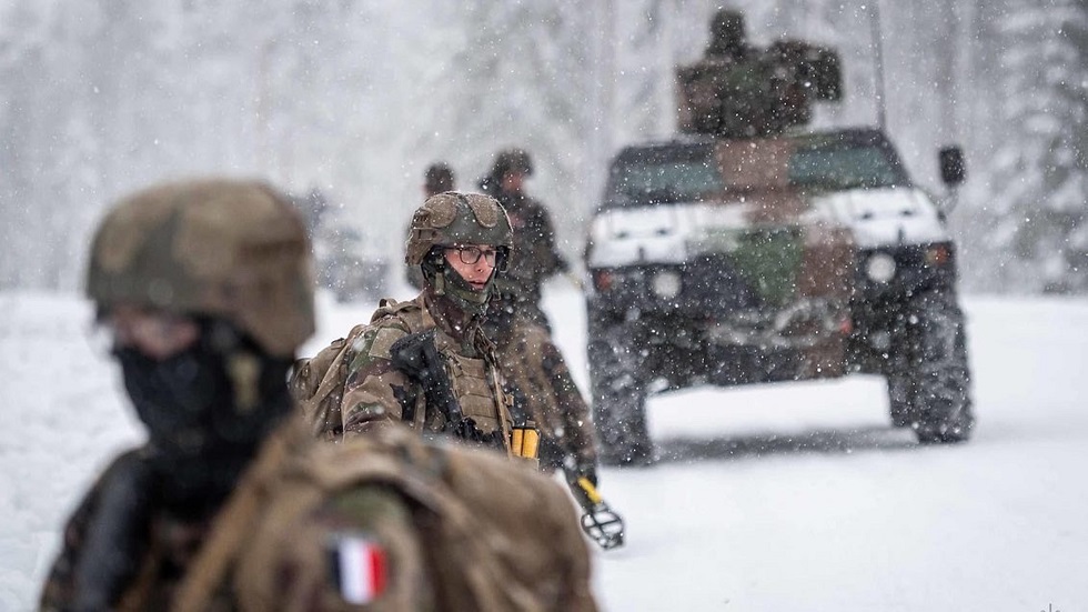 وزير الدفاع الفرنسي: لن نرسل عسكريين للقتال في أوكرانيا لكن هناك خيارات أخرى مفتوحة