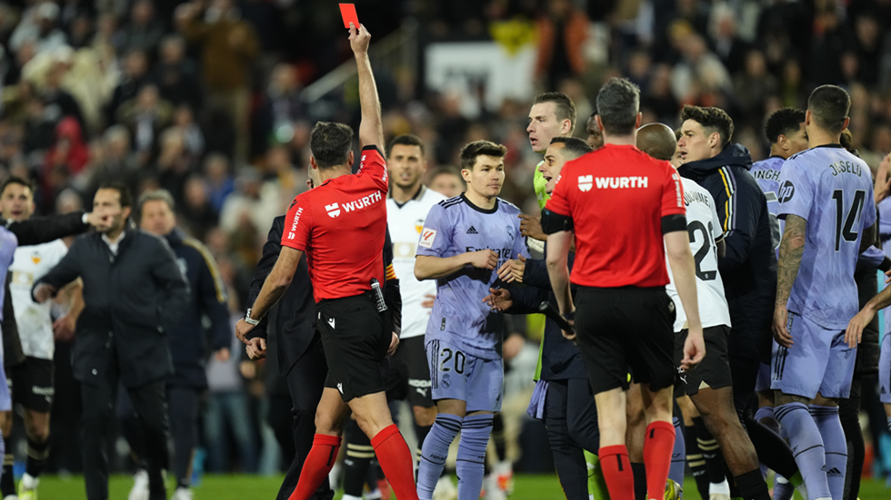 رابطة الدوري الإسباني ترد على استئناف ريال مدريد ضد إيقاف بيلينغهام رابطة الدوري الإسباني ترد على استئناف ريال مدريد ضد إيقاف بيلينغهام