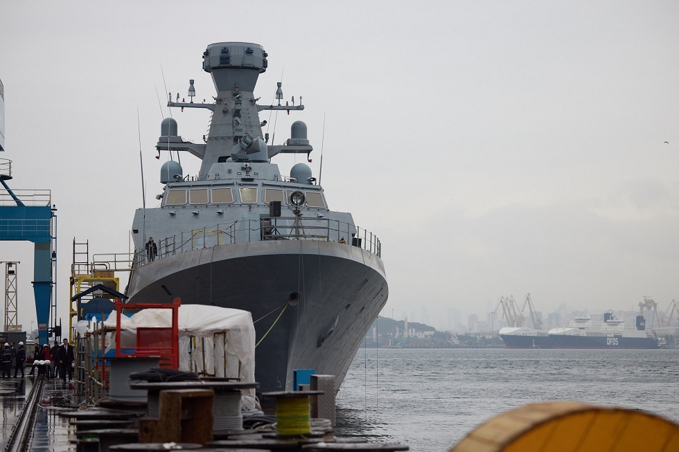 زيلينسكي يزور أحواض بناء السفن في تركيا حيث يتم بناء طرادات للبحرية الأوكرانية (صور + فيديو)