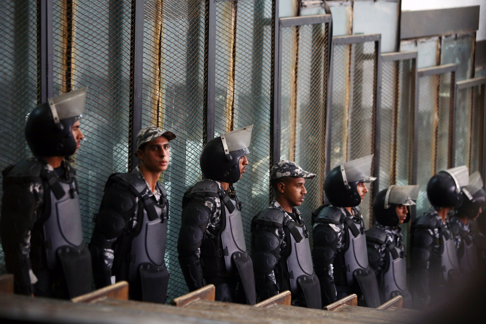 مصر.. القبض على مسؤولين بتهم الاستيلاء على المال العام (صورة)