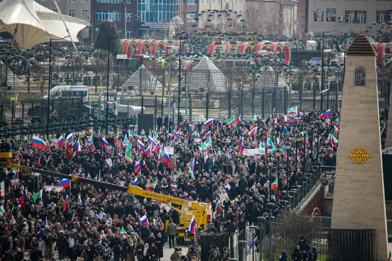 150 ألف شخص في مسيرة في غروزني بمناسبة الانتخابات الرئاسية في روسيا