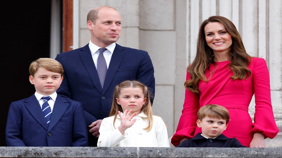 الأميرة كيت رفقة زوجها الأمر ويليام وأطفالهم