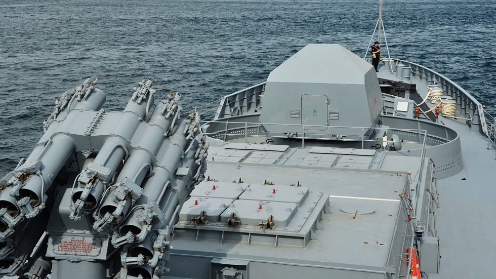 روسيا تختبر سفينة حربية جديدة طورتها لصالح الهند
