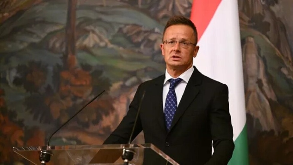 وزير خارجية هنغاريا بيتر سيارتو.