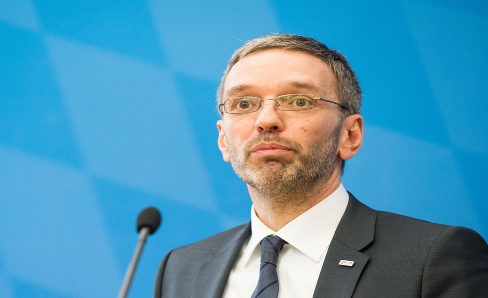 المعارضة النمساوية تحذر من عواقب قرار المشاركة في مبادرة الناتو لبناء 