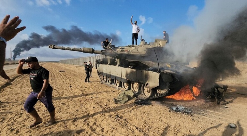 كاتب إسرائيلي: حماس تقترب من إلحاق هزيمة بإسرائيل