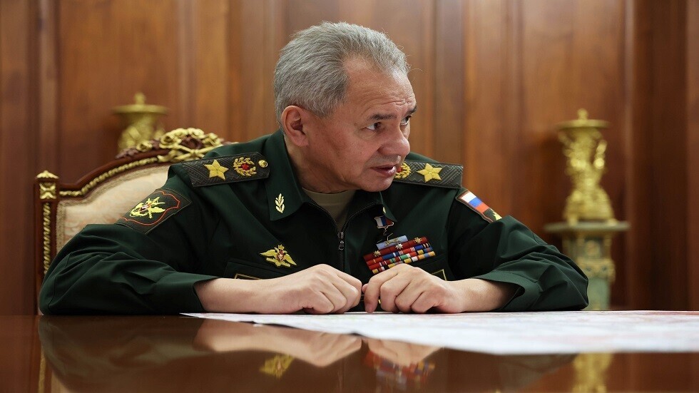 شويغو يبحث مع قادة القوات المشتركة سير العملية العسكرية في أوكرانيا
