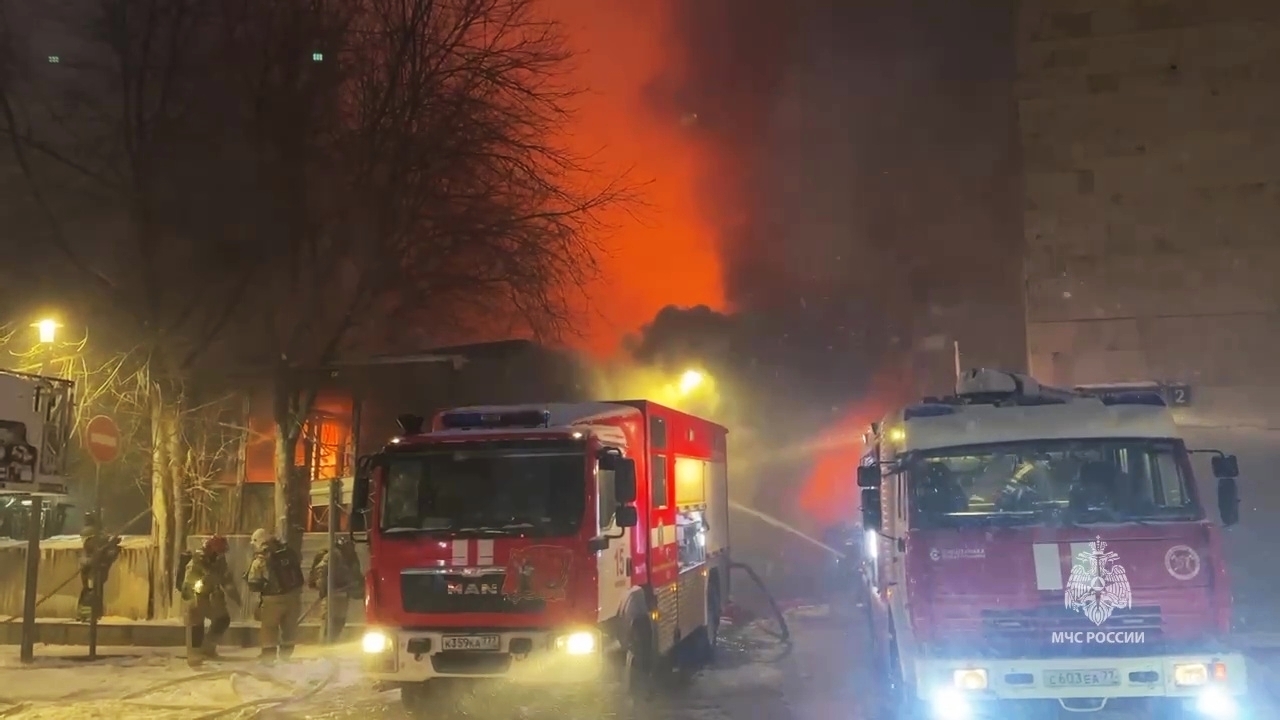 حريق في مصفاة للنفط بمقاطعة سامارا وسط روسيا (فيديو)