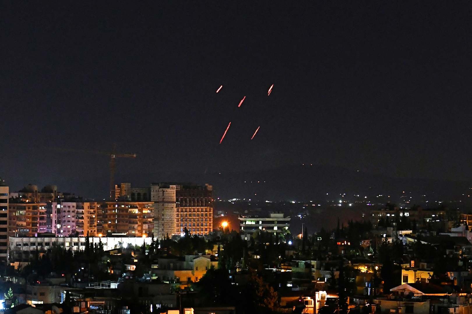 مصدر عسكري سوري: الدفاعات الجوية تتصدى لعدوان جوي إسرائيلي على نقاط بالمنطقة الجنوبية