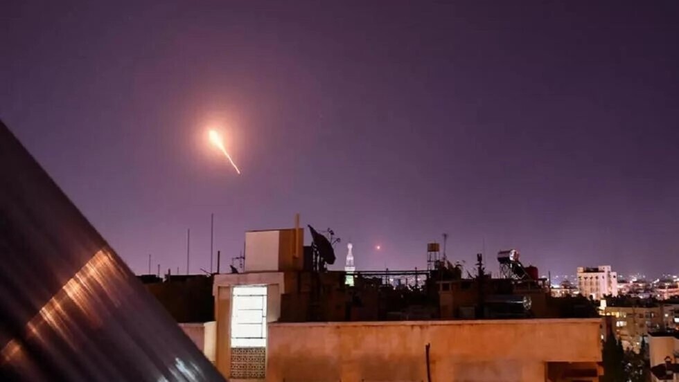 الدفاع الجوي السوري يتصدى لقصف إسرائيلي بجنوب دمشق. أرشيف
