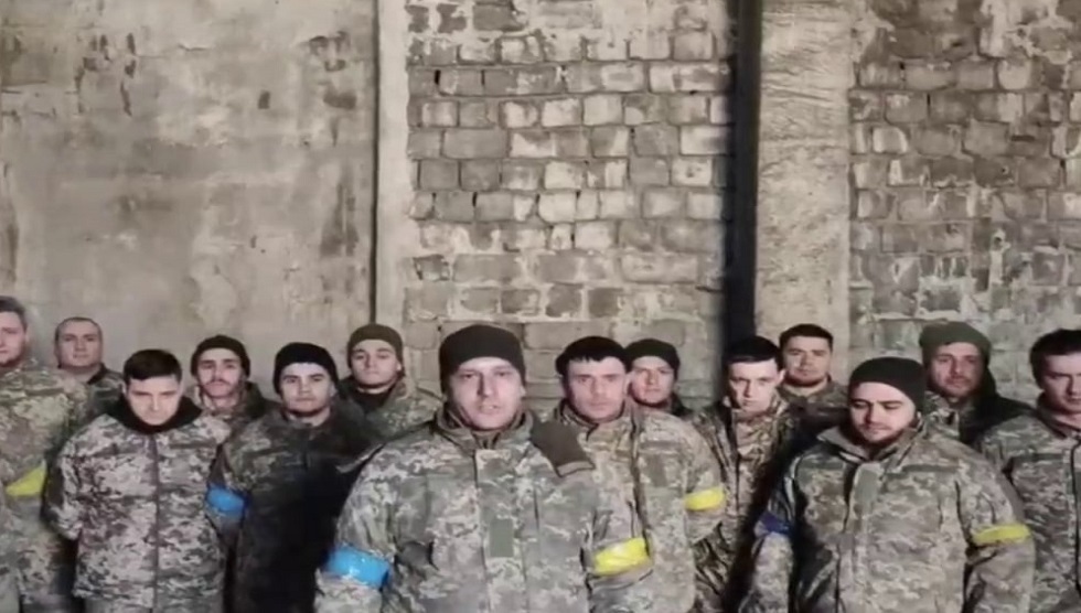 استسلام مجموعة جديدة من جنود كييف للجيش الروسي (فيديو)