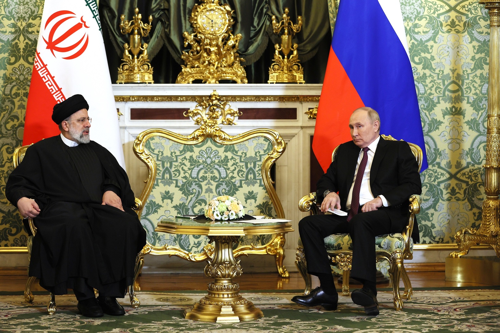رئيسي يهنئ بوتين... الرئيسان الروسي والإيراني يعبران عن قلقهما إزاء زيادة عدد الضحايا في غزة