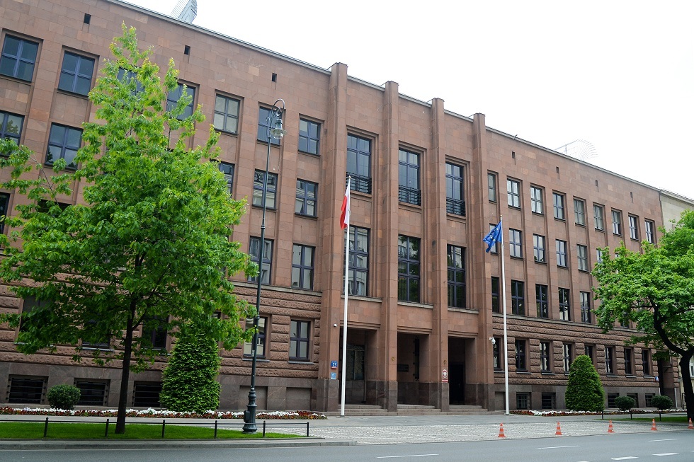 وارسو تؤكد وجود عسكريين غربيين في أوكرانيا وارسو تؤكد وجود عسكريين غربيين في أوكرانيا