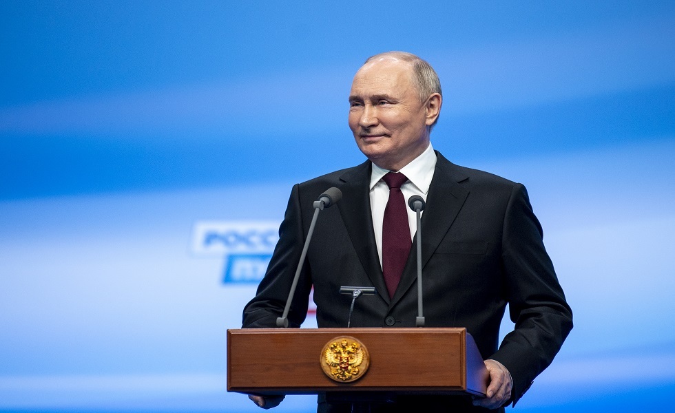 بوتين: الانتخابات الرئاسية أظهرت روسيا كعائلة واحدة كبيرة متوائمة (فيديو)