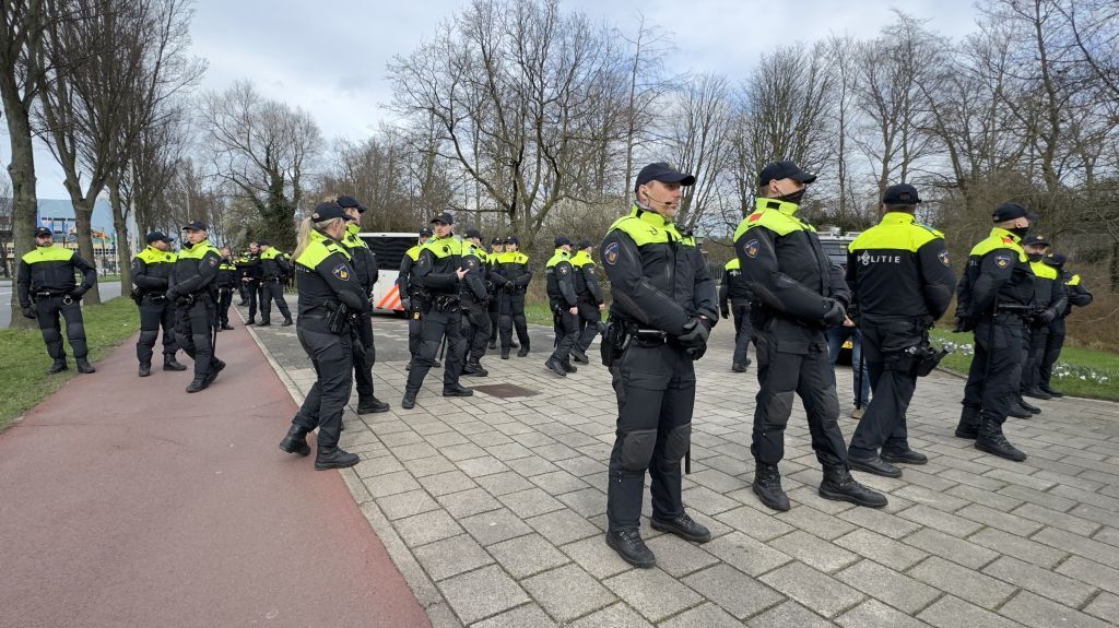 عناصر من الشرطة الهولندية، صورة تعبيرية