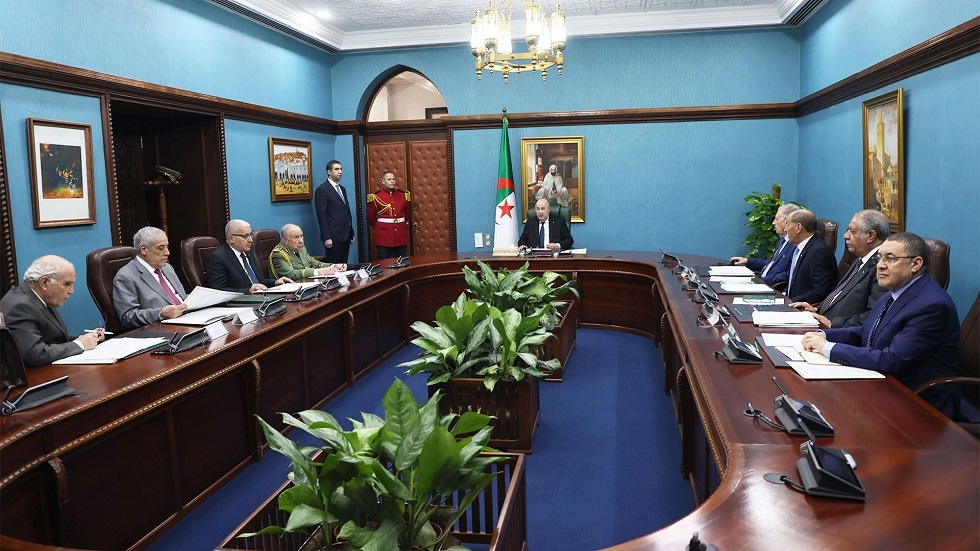 الرئيس الجزائري عبد المجيد تبون يترأس اجتماعا خصص لدراسة التحضيرات للانتخابات الرئاسية المقبلة