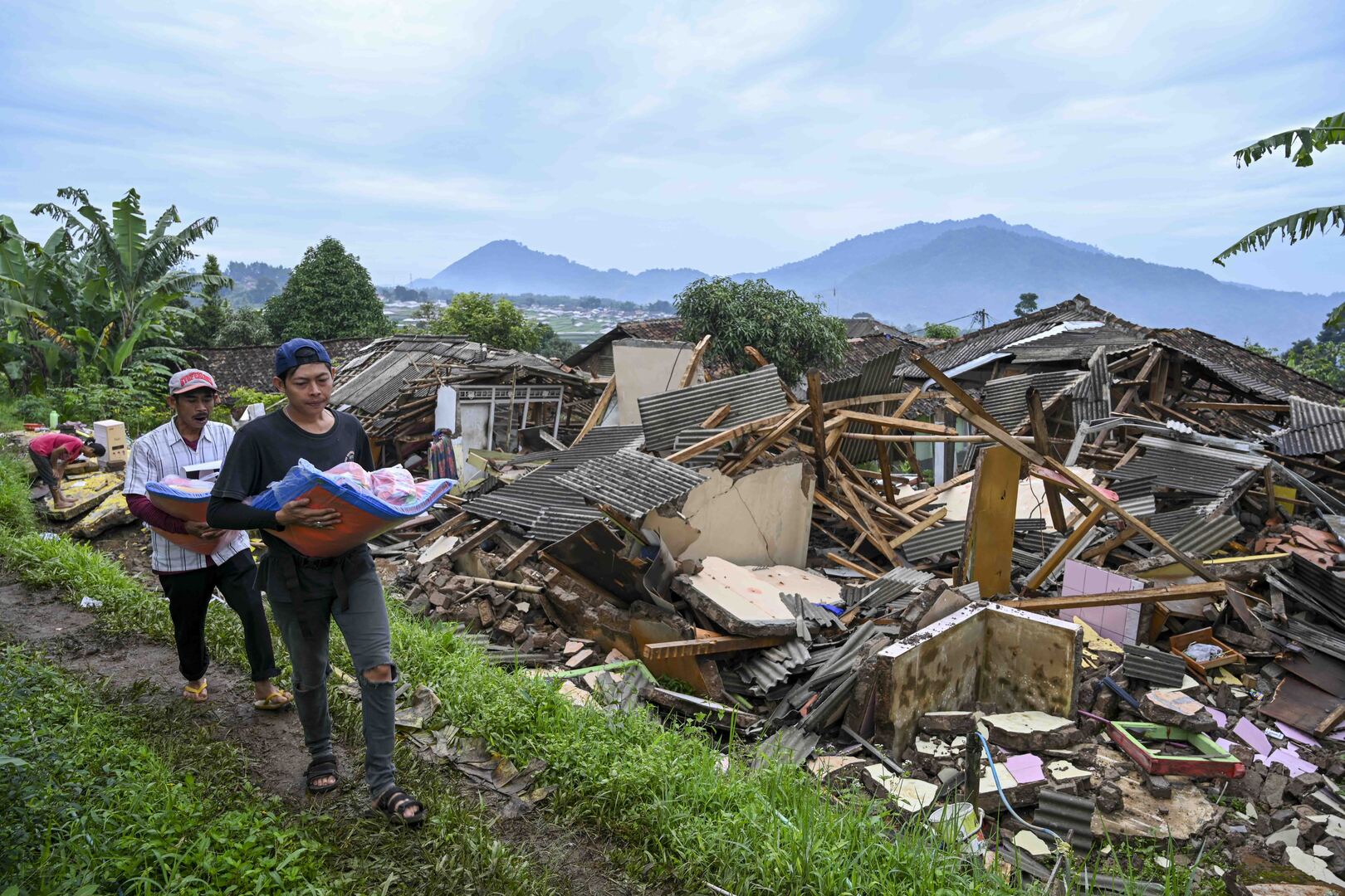 أرشيف، آثار زلزال في إندونيسيا