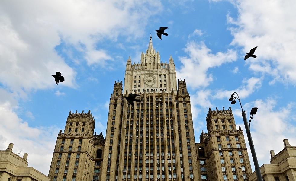 الخارجية الروسية تشكر غوتيريش على تعديل تصريحه حول الهجوم الإرهابي
