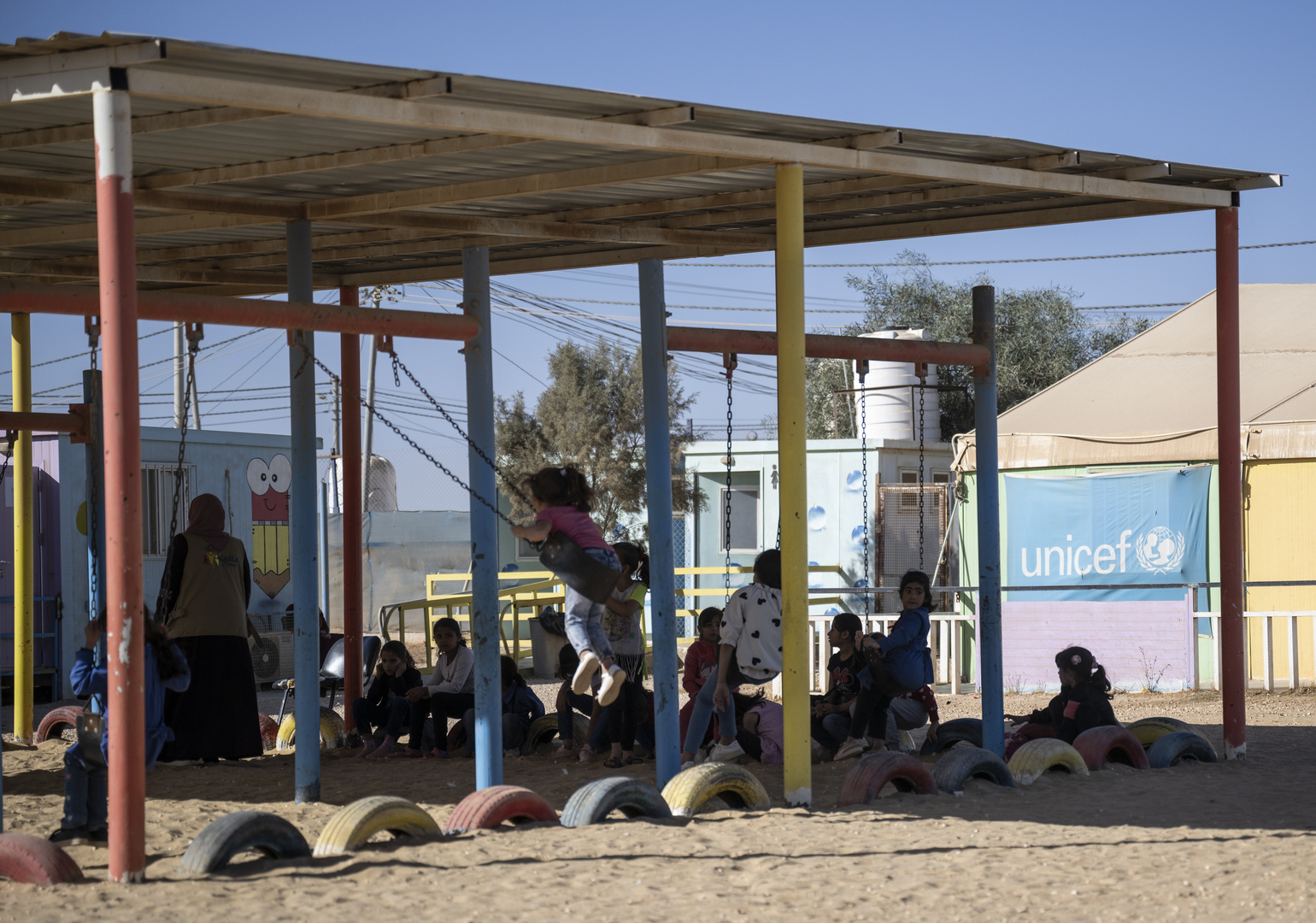 الأمم المتحدة تنوي خفض المساعدات النقدية للاجئين في الأردن