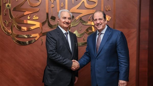 خليفة حفتر يلتقي رئيس جهاز المخابرات العامة المصرية