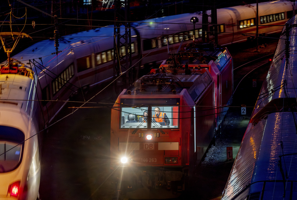 اتفاق لإنهاء إضراب عمال السكك الحديد في ألمانيا ينص على 35 ساعة عمل أسبوعيا