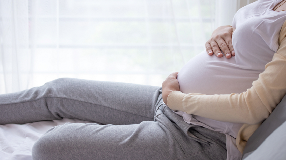 ما علاقة الحمل بشيخوخة النساء؟