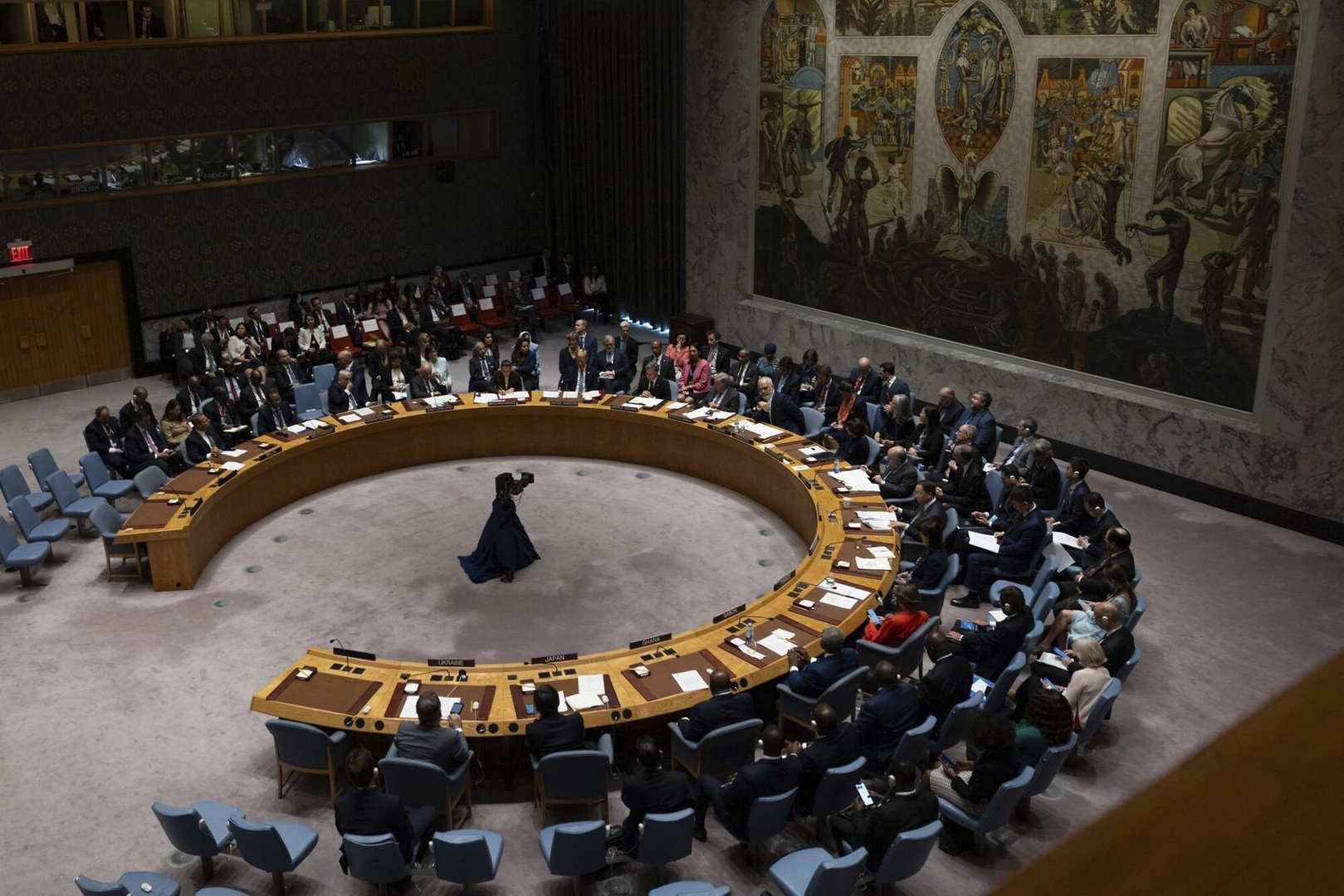 موسكو تنتقد تعطيل الوفد الفرنسي لجلسة مجلس الأمن حول قصف 