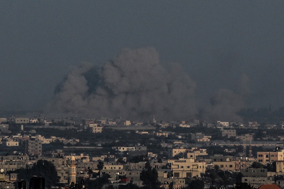 قصف إسرائيلي خان يونس جنوب قطاع غزة