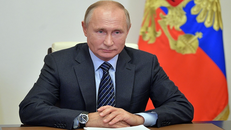 بوتين يمنح لقبا فخريا للواءين بالجيش الروسي