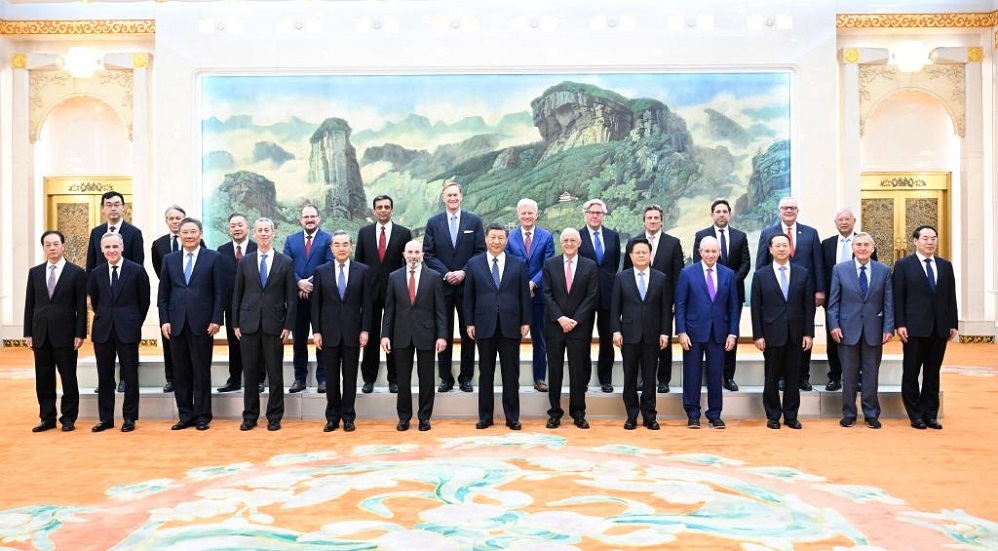 الرئيس الصيني خلال لقاءه في بكين ممثلين من الأوساط التجارية والإستراتيجية والأكاديمية الأمريكية