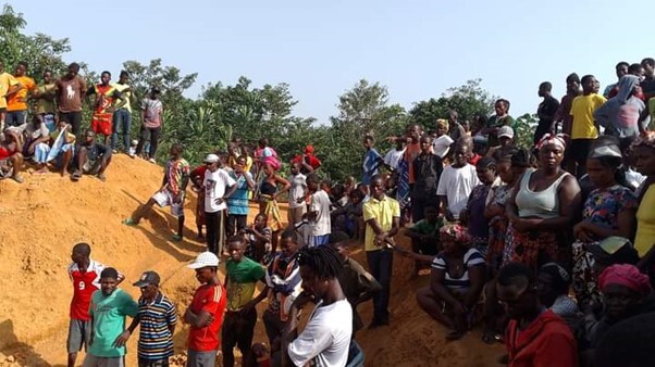 ليبيريا.. مقتل 13 شخصا على الأقل في انهيار منجم للذهب (صور)