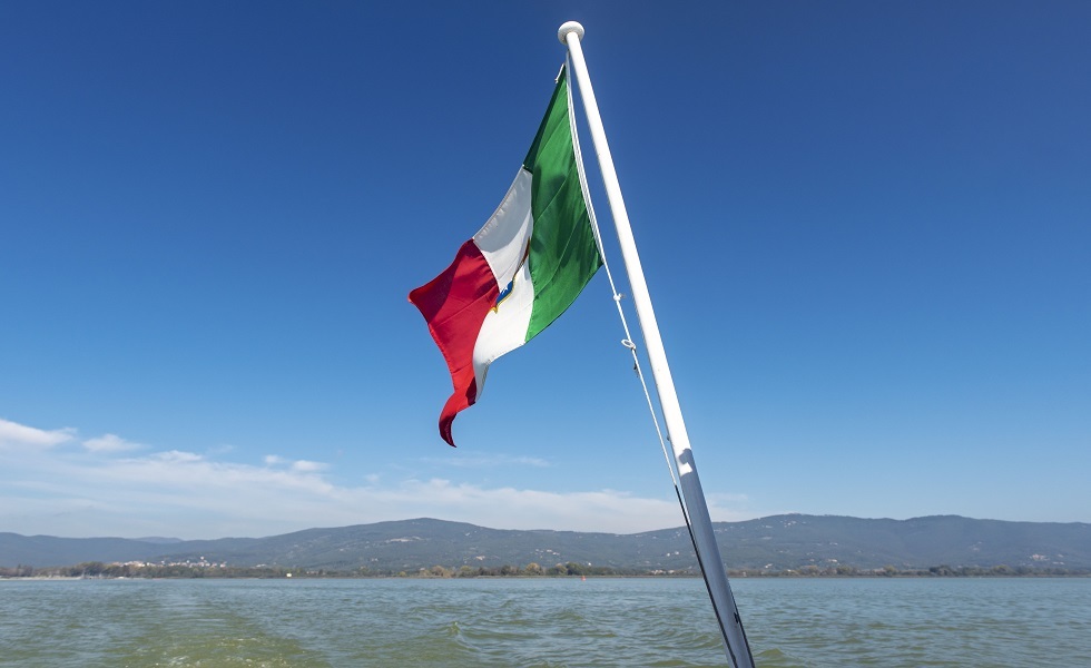 مليونيرة إيطالية توصي بمبلغ 5 ملايين يورو لمرأة اعتنت بها حتى موتها وتحرم أقاربها من الميراث مليونيرة إيطالية توصي بمبلغ 5 ملايين يورو لمرأة اعتنت بها حتى موتها وتحرم أقاربها من الميراث