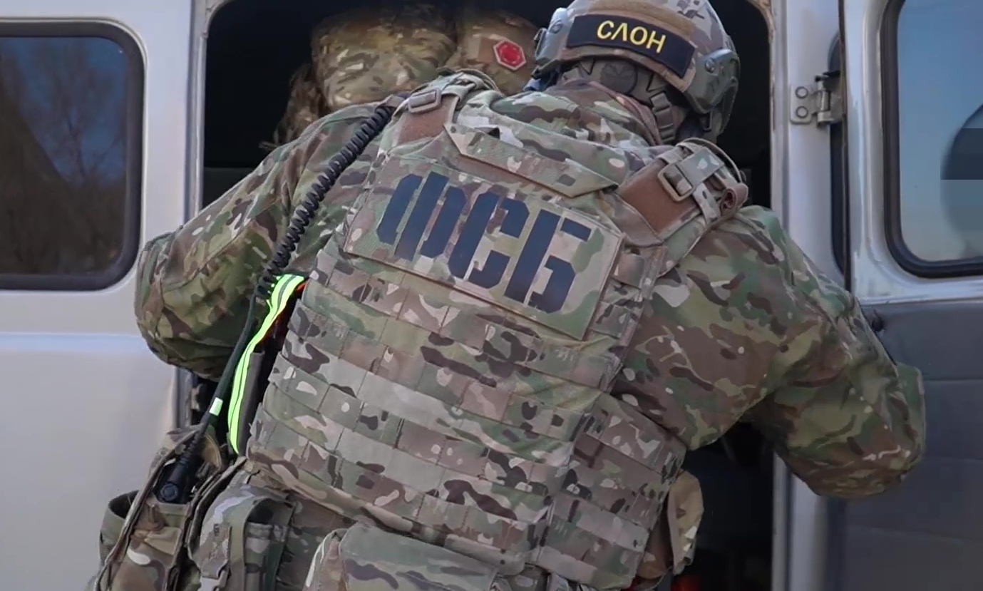 الأمن الروسي يعتقل 143 متورطا في تصنيع الأسلحة والاتجار بها (فيديو)