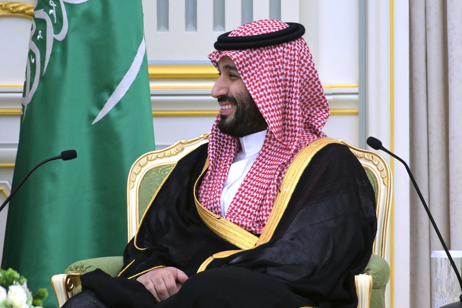 بالأسماء والصور.. ولي العهد السعودي يستقبل 13 أميرا على مناطق المملكة (صور)