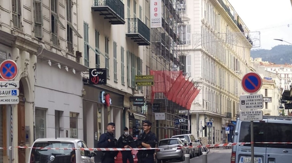 السلطات الفرنسية تخلي 3 مدارس بسبب تهديد بوجود متفجرات