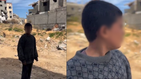 فيديو يدمي القلب.. طفل من غزة يمشي أكثر من 12 كيلومترا حافي القدمين بحثا عن الطحين دون جدوى (فيديو)