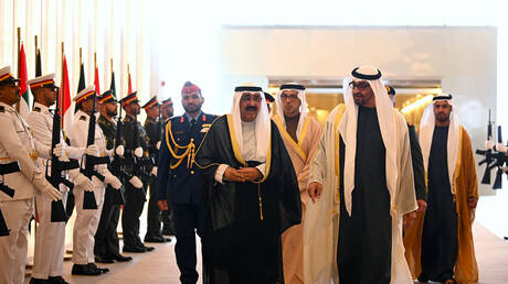 زيارة دولة.. رئيس الإمارات يستقبل أمير الكويت في قصر الوطن (صور+ فيديو)